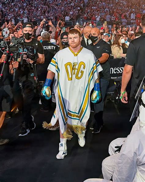 canelo alvarez outfit.